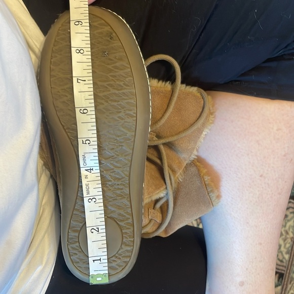 Unbranded Snow Faux Suede Boot with Pom Pom tassels and Rubber Sole Size 6.5 - Picture 11 of 11